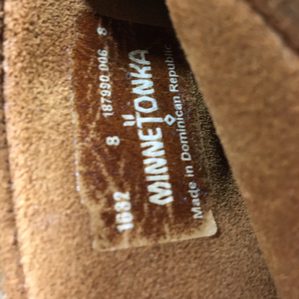 MINNETONKA 3 Layer Fringe Boot - Picture 6 of 8